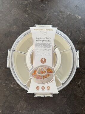 Snack & Stackers Perfect-On-The  Go Rotating Snack Box